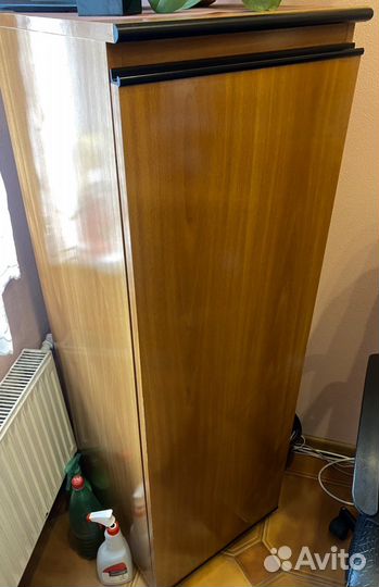 Высокий шкаф для хранения