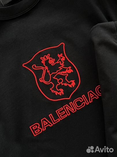 Трендовый лонгслив Balenciaga (хит 2025)