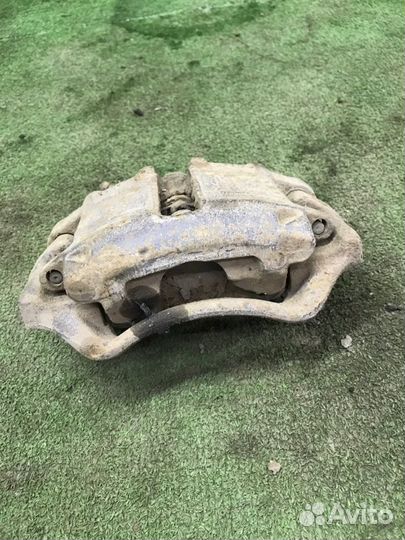 Суппорт передний левый Audi 80 B3 RU 1.8