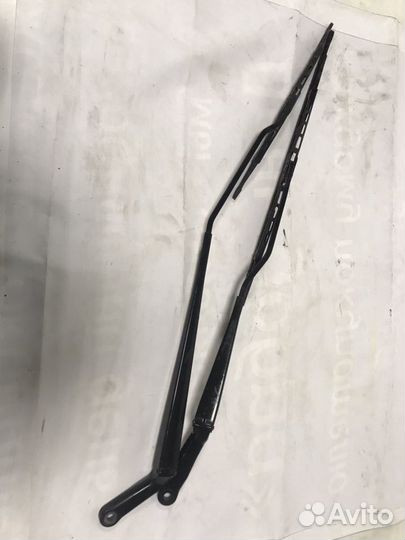 Поводки передних дворников Peugeot 206