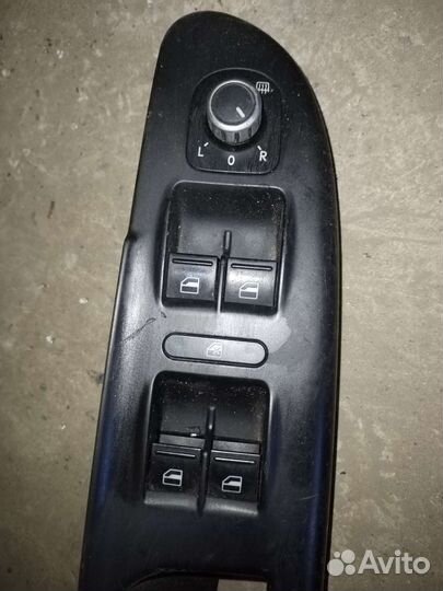 Кнопки стеклоподъёмников Фольксваген пассат б6