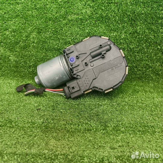 Моторчик трапеции дворников (стеклоочистителя)