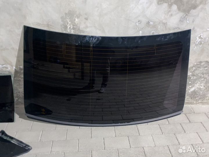 Заводские стекла на Мерседес 212