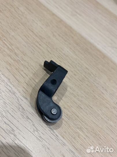 Опорный ролик лобзика Dewalt DCS334 DCS335