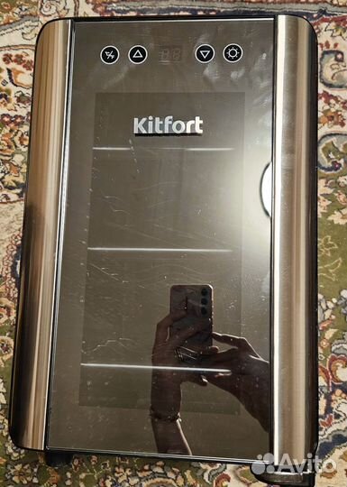 Винный шкаф Kitfort KT-2401