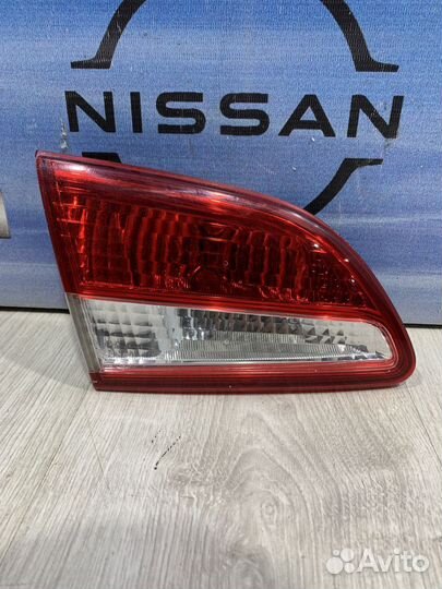 Фонарь задний Nissan almera G15 Лев