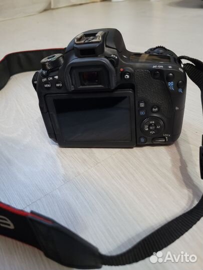 Зеркальный фотоаппарат canon