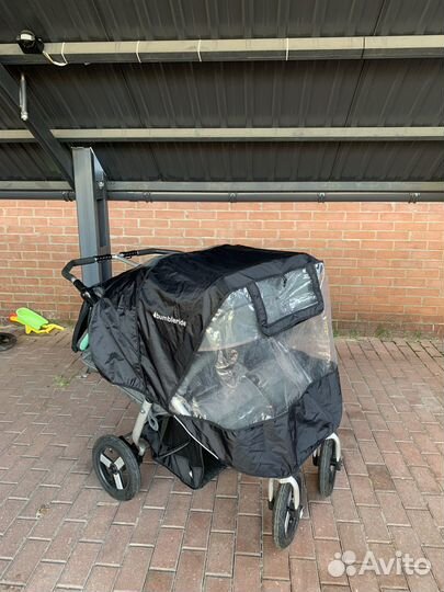 Коляска для двойни bumbleride