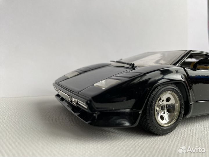 Модель автомобиля Lamborghini Countach (1998)