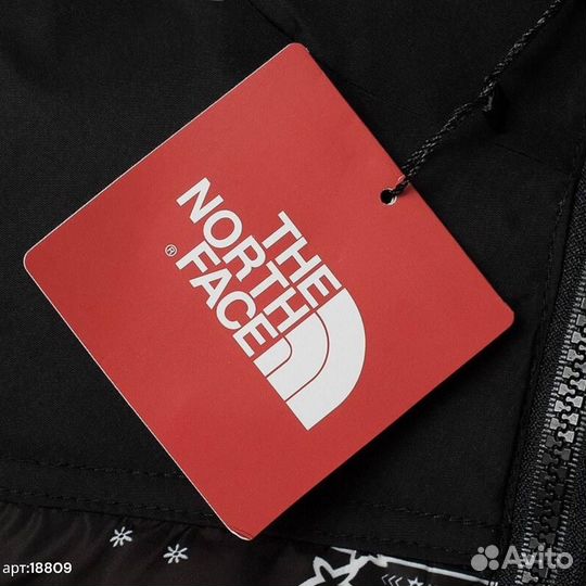 Зимняя куртка The North Face с узорами черно белая 40(XXS)