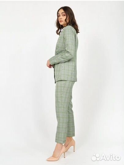 Брючный костюм женский