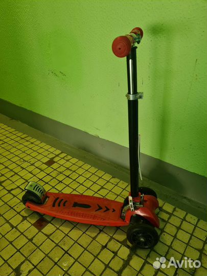 Самокат детский трехколесный ferrari
