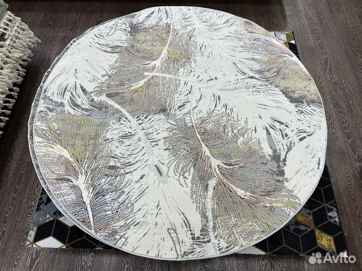 Ковер круг 1.6х1.6 новый