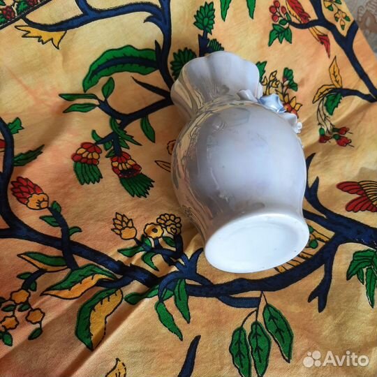 Фарфоровая ваза миниатюрная в отличном состоянии