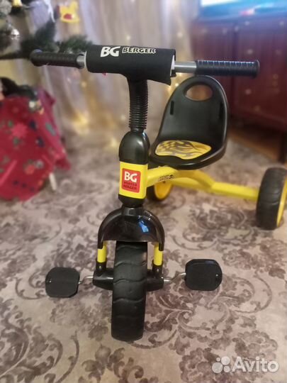 Велосипед трёхколёсный