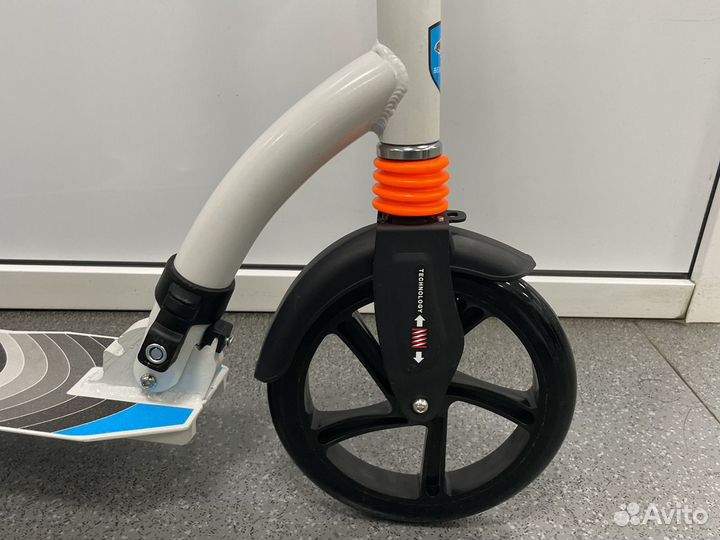 Самокат с амортизатором