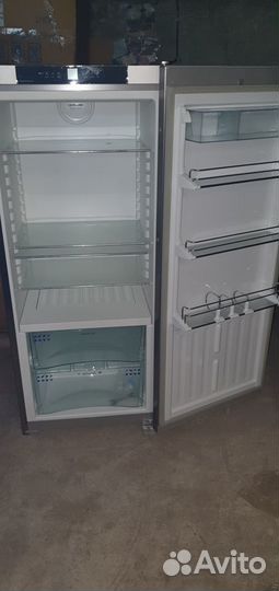 Холодильник Liebherr KBes 3160 Premium BioFresh