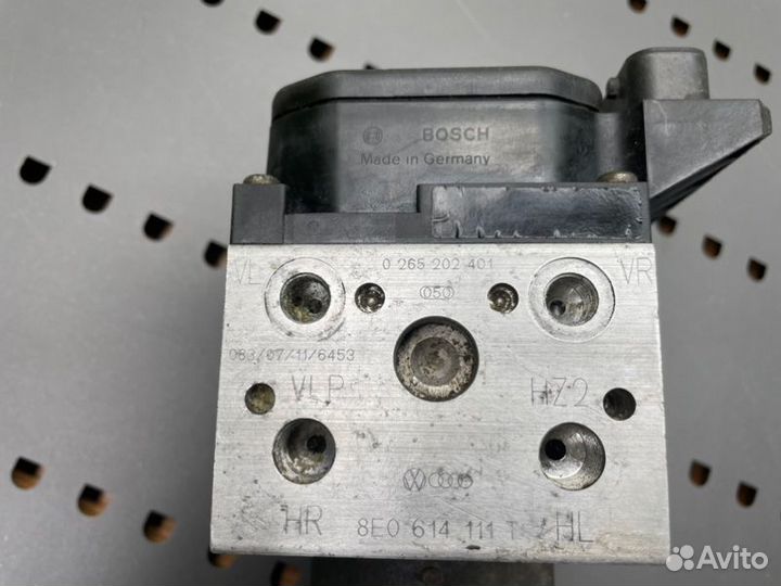 Блок ABS Audi A6 C5 avant 2.5TDI AKE 2000