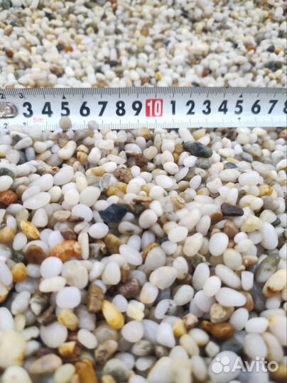 Мелкая морская галька