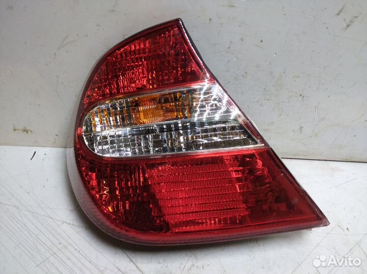 Фонарь задний левый Toyota Camry XV30 2001-2004