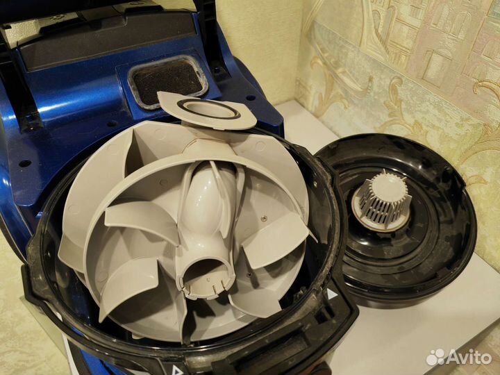 Пылесос Philips FC8952