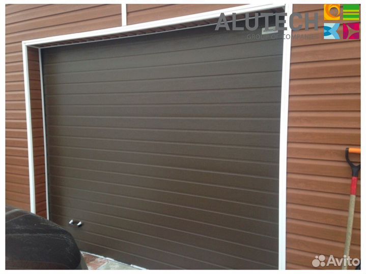 Секционные ворота alutech