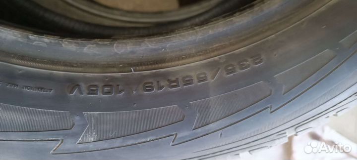Goodyear UltraGrip Performance 235/55 R19 105