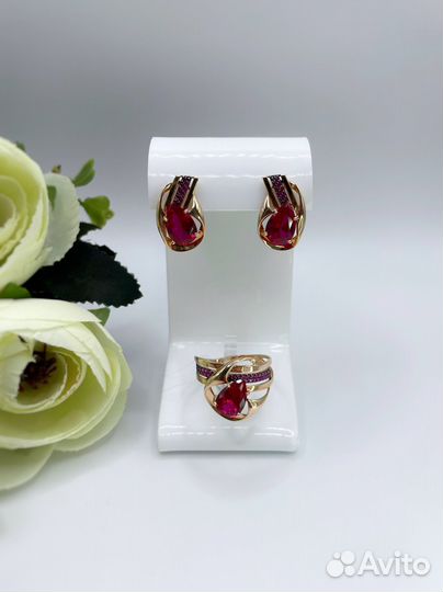 Золотой комплект серьги + кольцо с синт. рубинами