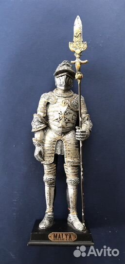 Статуэтка Мальтийского рыцаря