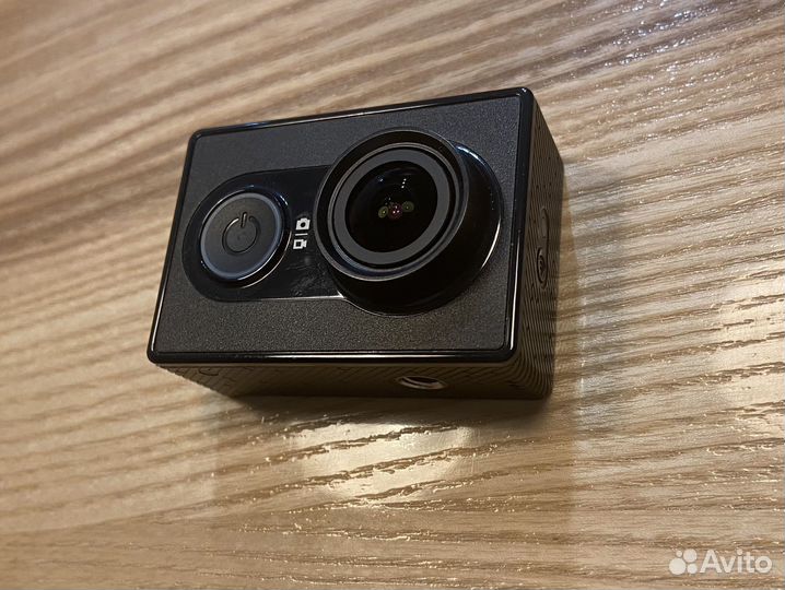 Экшн камера xiaomi YI (action camera)