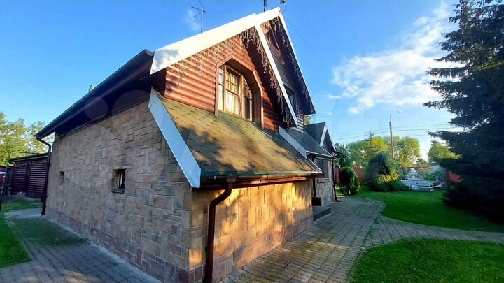 Коттедж 250 м² на участке 16 сот.