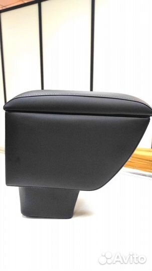 Подлокотник Кио Рио 3,4