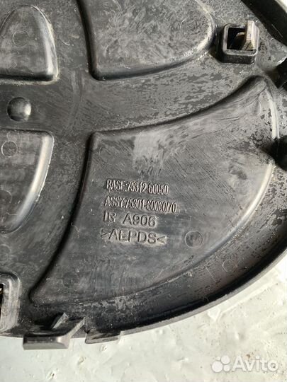 Эмблема Toyota Land Cruiser Prado 150 2017