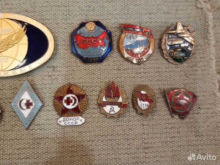 Тяжелые значки СССР