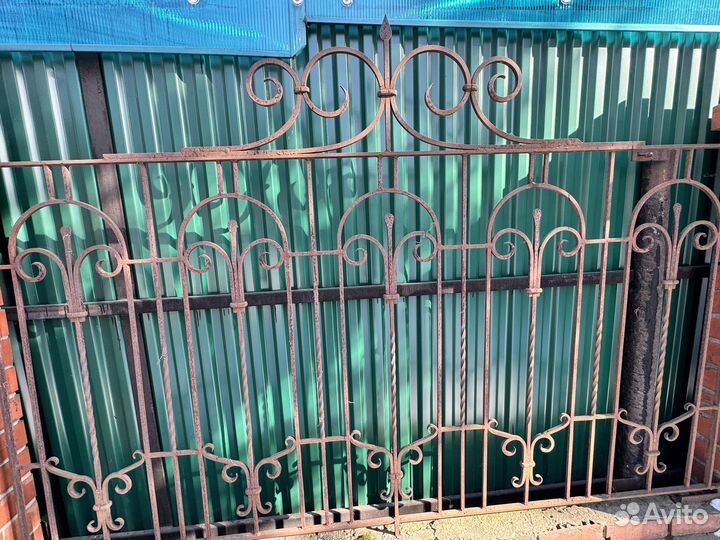 Секции забора кованные