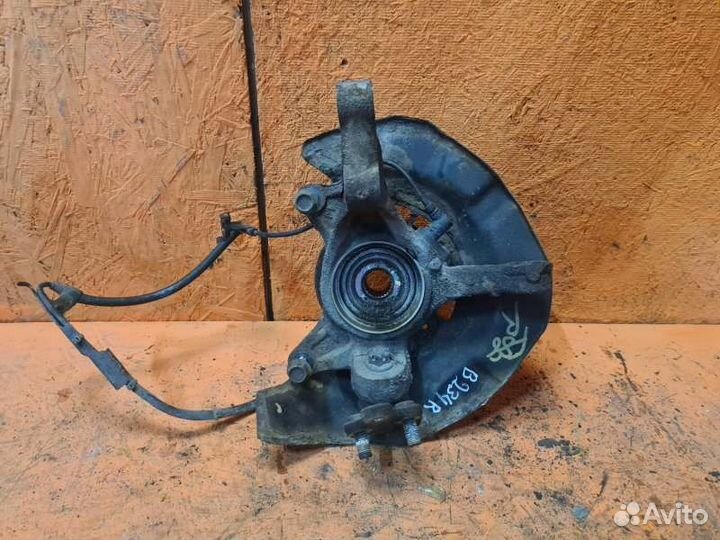 Кулак поворотный передний правый Toyota Highlander