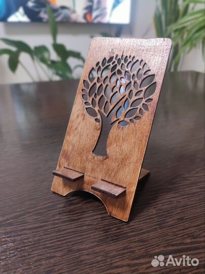 Подставка для телефона из дерева