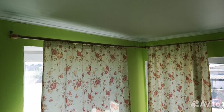 Две шторы с гардинами
