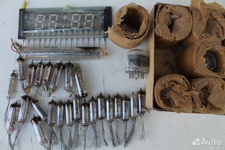 Запчасти снятые с радиоаппаратуры