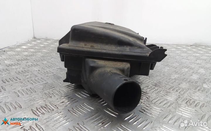 Корпус воздушного фильтра Volkswagen Golf 4 2002