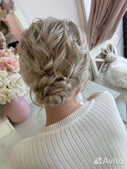 Модель на макияж, локоны и укладки