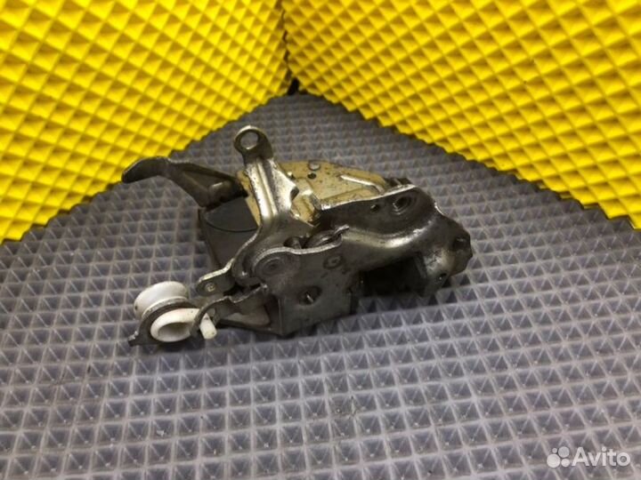 Замок двери передний левый Mercedes-Benz E-Class