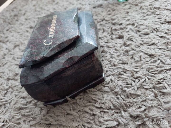 Шкатулка гранитная