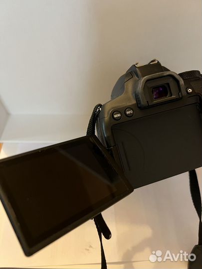 Фотоаппарат canon 850d с объективом