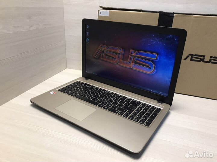 Симпатичный ноутбук asus с коробкой