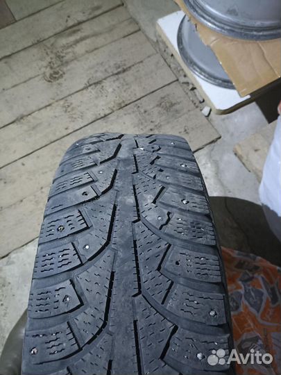 Nokian Tyres Nordman 5 SUV 215/65 R16