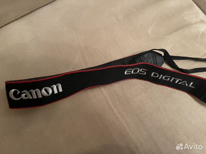 Зеркальный фотоаппарат новый + оптика