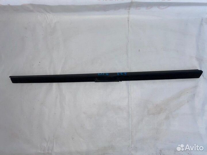 Молдинг стекла задний правый Mercedes-Benz S-Klass