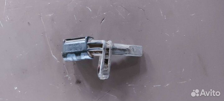 Датчик ABS передний на Volkswagen Passat B6