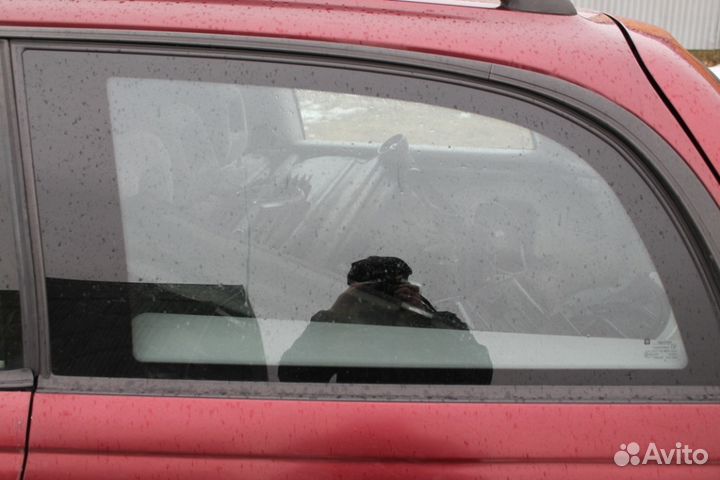 Стекло скворечника Опель Омега Б 1994-95 универсал